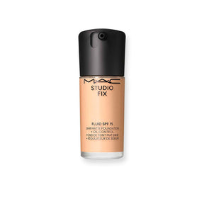 Studio Fix Fluid SPF 15 24HR Matte Foundation + Oil Control