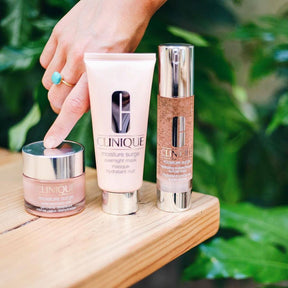 Moisture Surge Over Night Mask